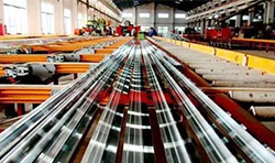鋁型材擠壓生產過程中操作機器的五大注意事項